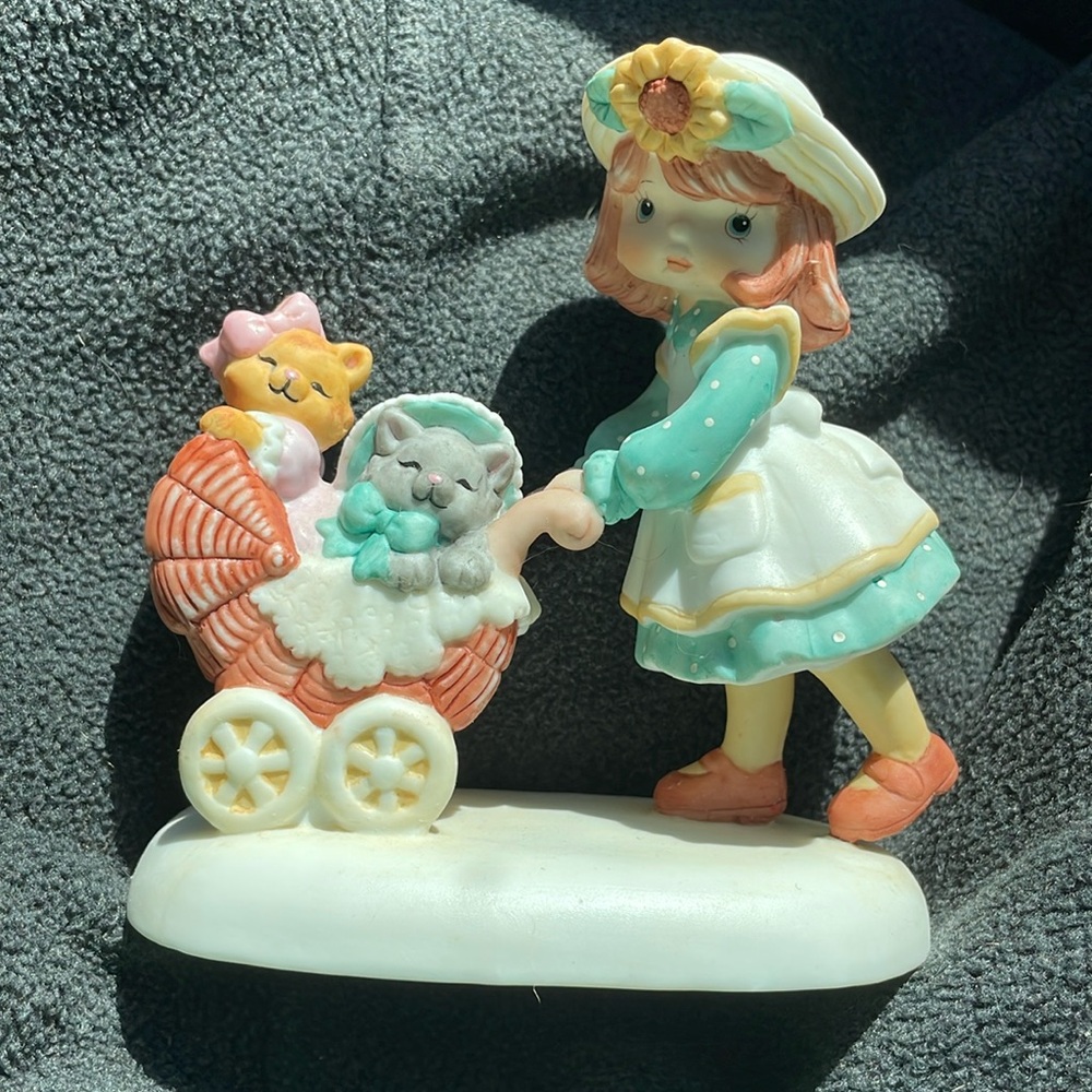 ENESCO SISTERS & BEST FRIENDS "PURR-FECT FRIENDS" PORCELAIN FIGURE 1993